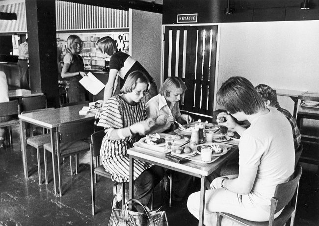 I 70 år har studenter drivit restaurangverksamhet i Helsingfors: Idag firar UniCafe sin födelsedag